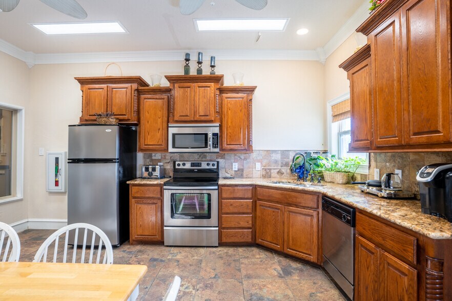 More Photos Of 8475 County Road 156, Kaufman Office For Sale