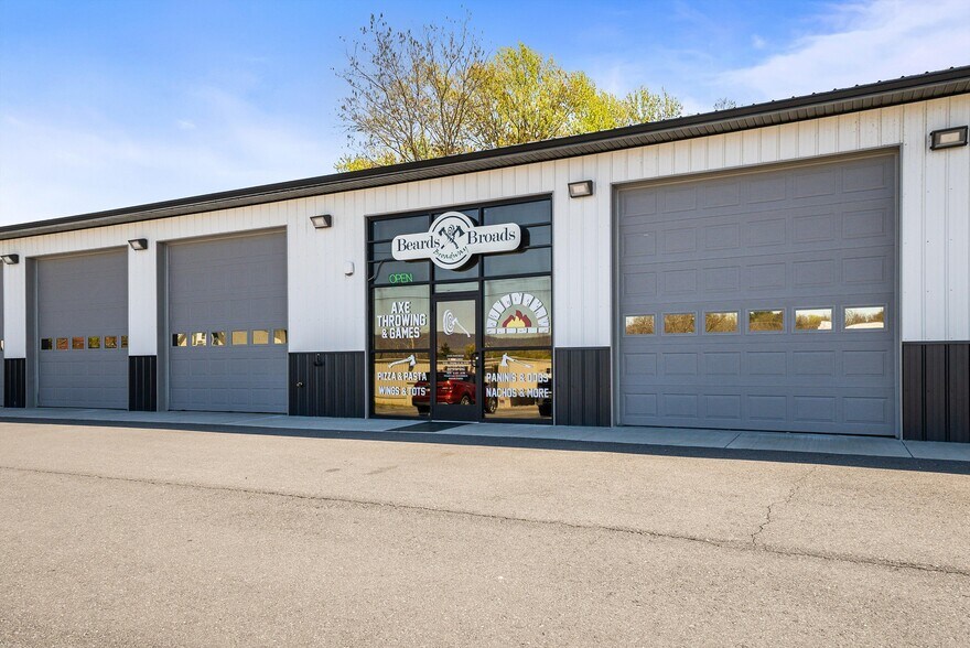 More Photos Of 171 N Central St, Broadway Flex For Sale