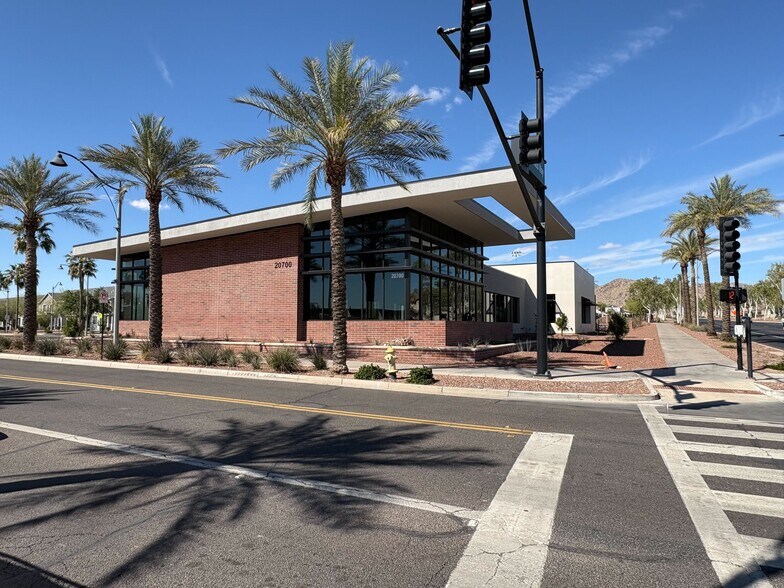 More Photos Of 20700 W Thomas Rd, Buckeye Medical For Lease