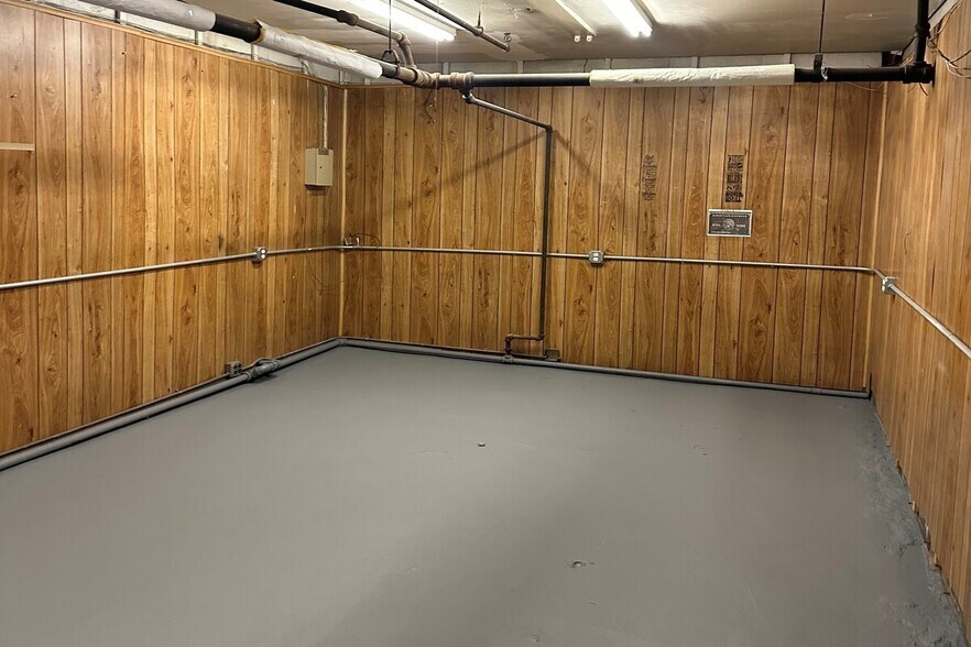 More Photos Of 10-12 S Village Ave, Rockville Centre Unknown For Lease
