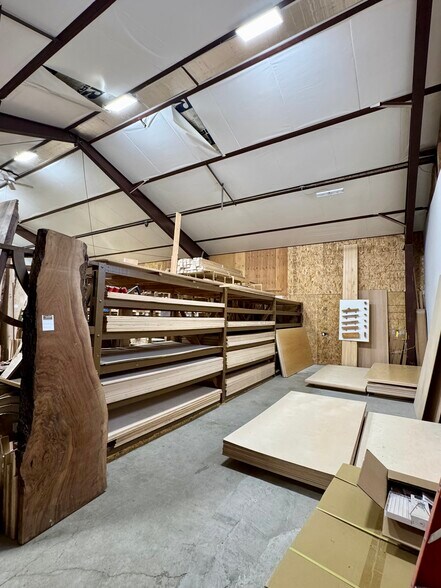 More Photos Of 600 N Old Steese Hwy, Fairbanks Warehouse For Sale