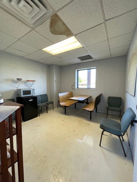 More Photos Of 164 Sherman Way, Searcy Warehouse For Sale