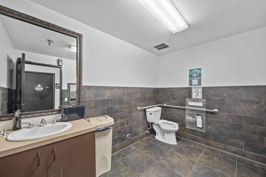 More Photos Of 536 Queensland Cir, Corona Office For Sale