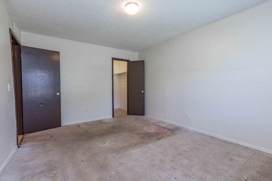 More Photos Of 7404 Lyrewood Ln, Oklahoma City Apartments For Sale