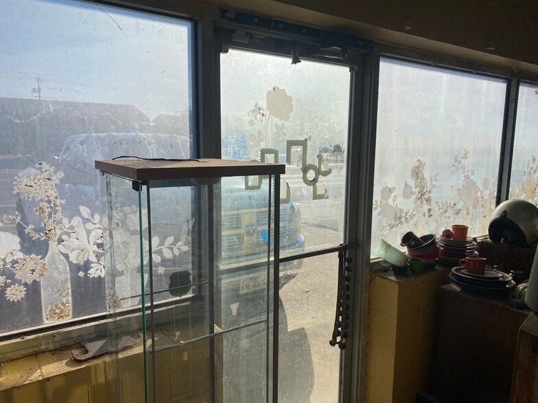 More Photos Of 357 W Austin St, Giddings General Retail For Sale