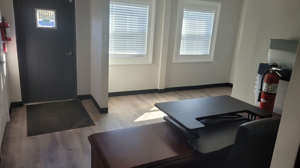 More Photos Of 1601 Pennsylvania Ave, Linden Manufacturing For Lease