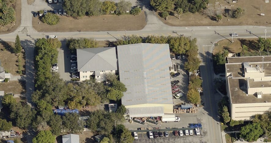 More Photos Of 4940 Bayline Dr, North Fort Myers Warehouse For Lease