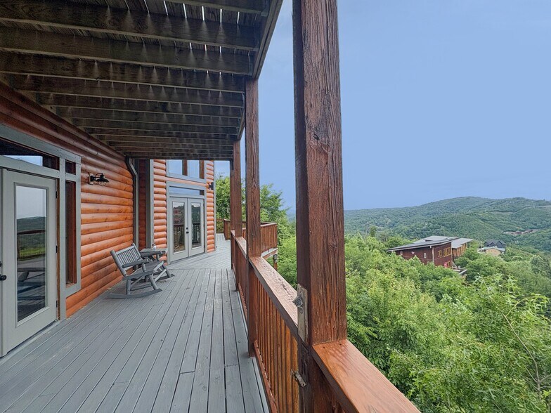 More Photos Of 433 Red Hawk Way, Gatlinburg Specialty For Sale