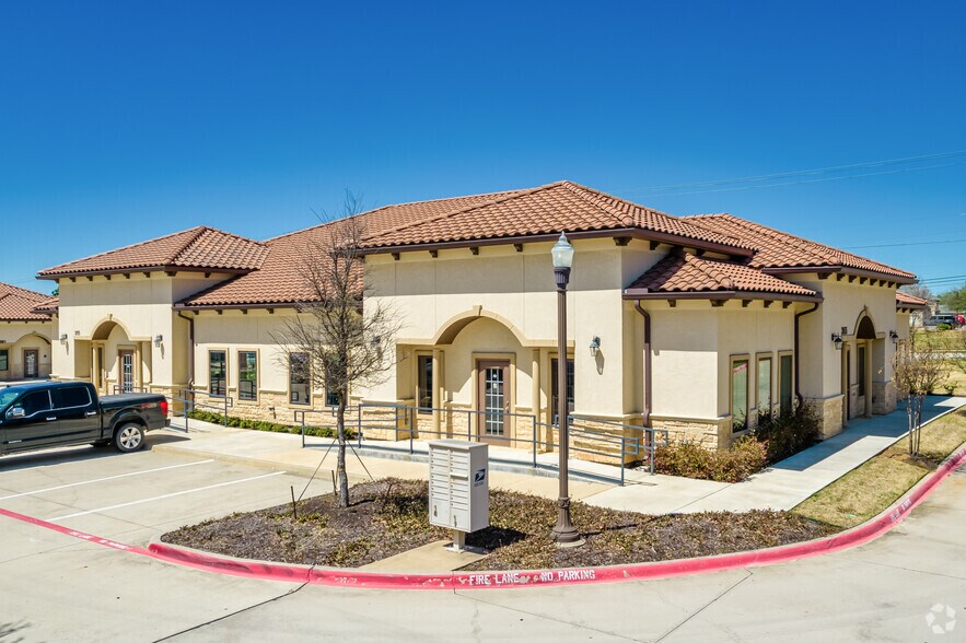 More Photos Of 3065 W Southlake Blvd, Southlake Unknown For Lease