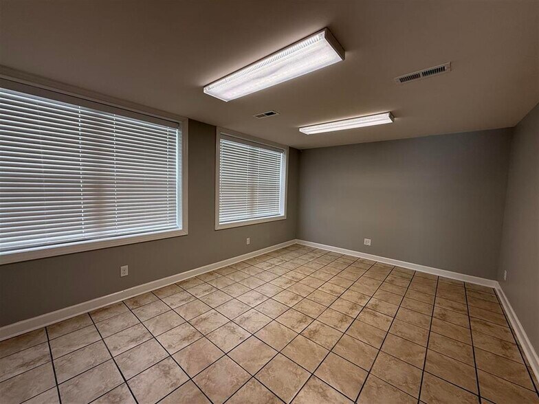 More Photos Of 23663 Louisville Rd, Park City Warehouse For Sale