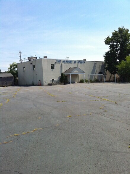 More Photos Of 55 Crescent St, Stamford Warehouse For Sale