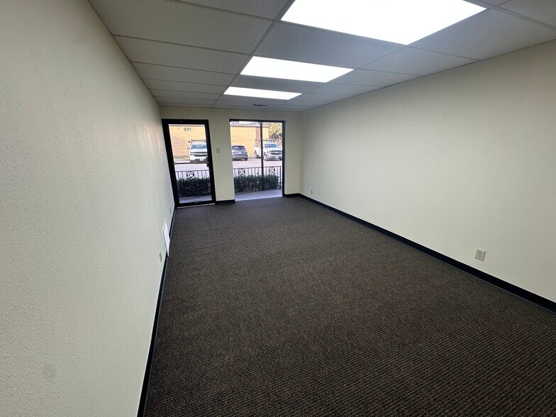 More Photos Of 12803 Demetra Dr, Farmers Branch Office Residential For Lease