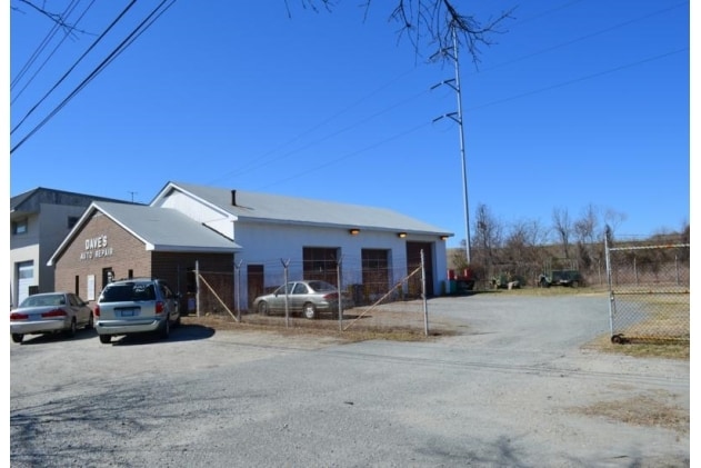 More Photos Of 2512 W Pembroke Ave, Hampton Service Station For Sale