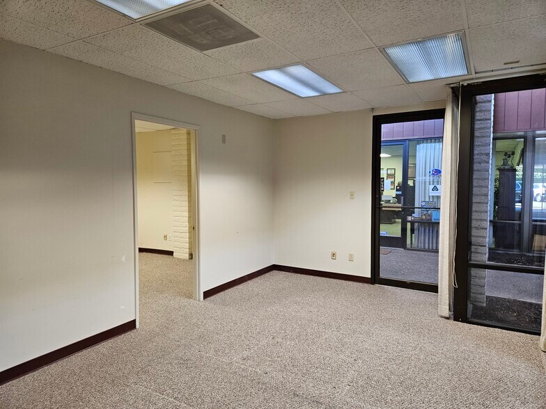 More Photos Of 909 15th St, Modesto Office For Lease