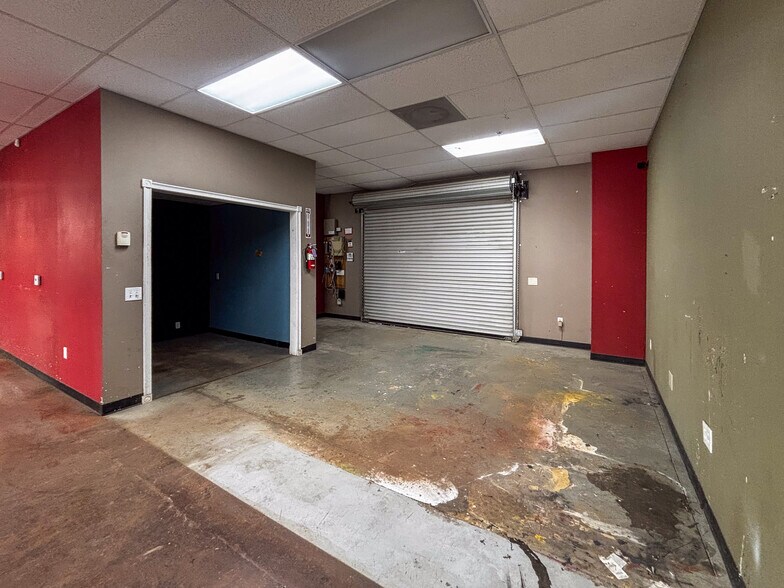 More Photos Of 79440 Highway 111, La Quinta General Retail For Lease