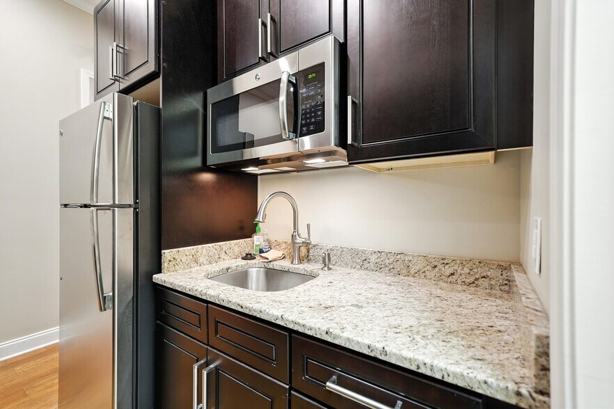 More Photos Of 4385 Kimball Bridge Rd, Alpharetta Medical For Lease