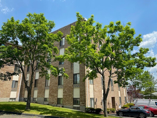 More Photos Of 221 Boston Post Rd E, Marlborough Office For Lease