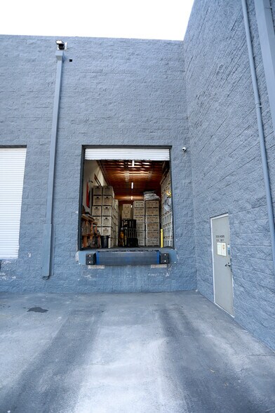 More Photos Of 4301 S Valley View Blvd, Las Vegas Warehouse For Lease