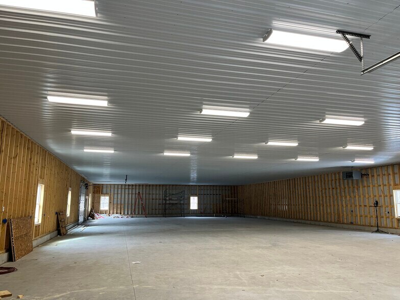 More Photos Of 112 Pond Rd, Bowdoinham Warehouse For Lease