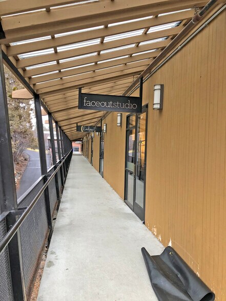 More Photos Of 450 SW Powerhouse Dr, Bend Storefront For Lease