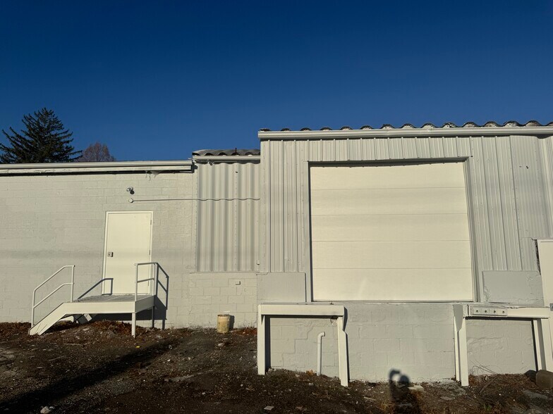 More Photos Of 19 Lemon St, Stowe Warehouse For Sale