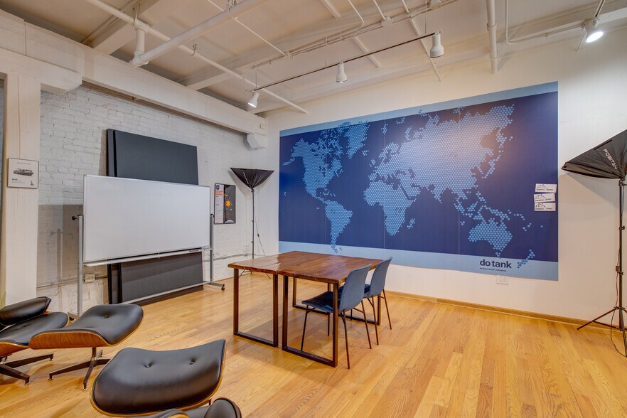More Photos Of 9-15 W Hubbard St, Chicago Loft Creative Space For Lease