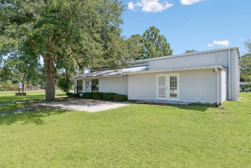 More Photos Of 26754 US-82, Waynesville Light Distribution For Sale