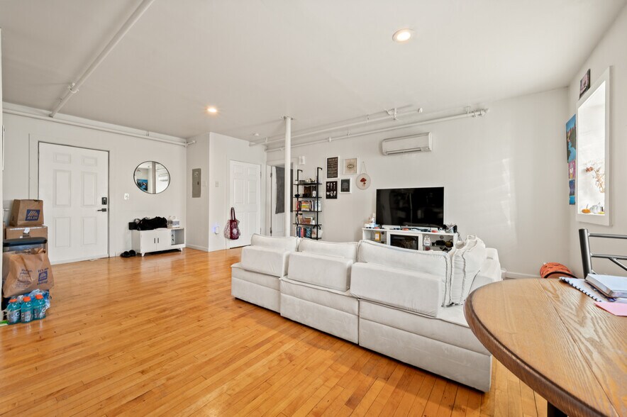 More Photos Of 614-618 Campbell Ave, West Haven Freestanding For Sale