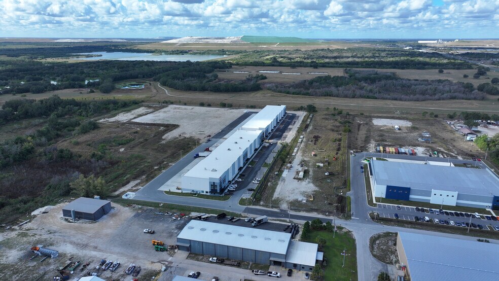 More Photos Of 1585 Centennial Blvd, Bartow Unknown For Lease