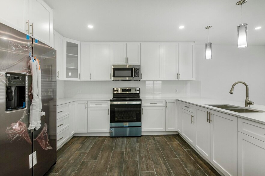 More Photos Of 10370 SW 24th St, Miami Apartments For Sale