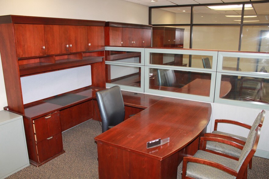 More Photos Of 5400-5416 NW 72nd Ave, Miami Light Distribution For Lease