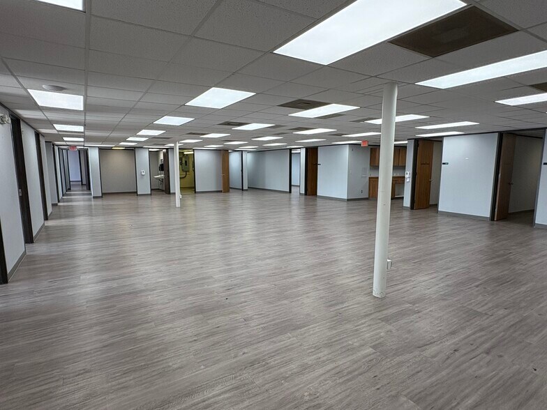 More Photos Of 1602 N Mechanic St, El Campo Land For Lease