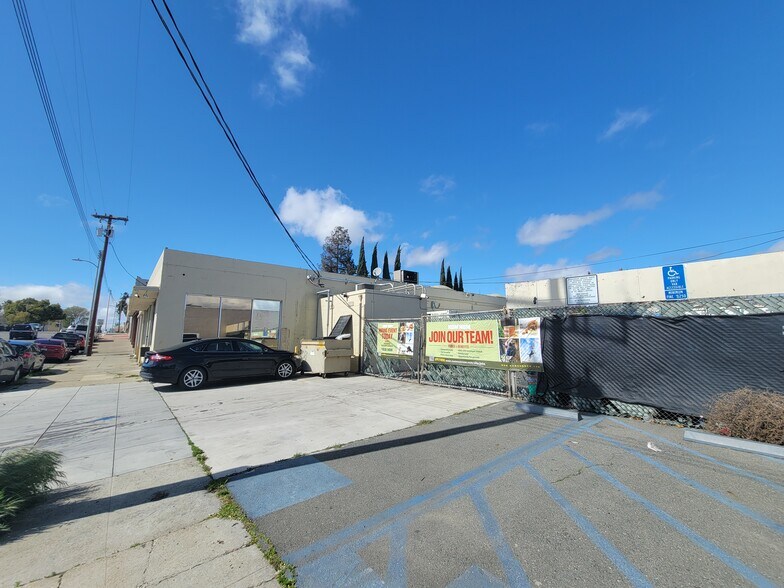 More Photos Of 415 E 10th St, Pittsburg Warehouse For Sale