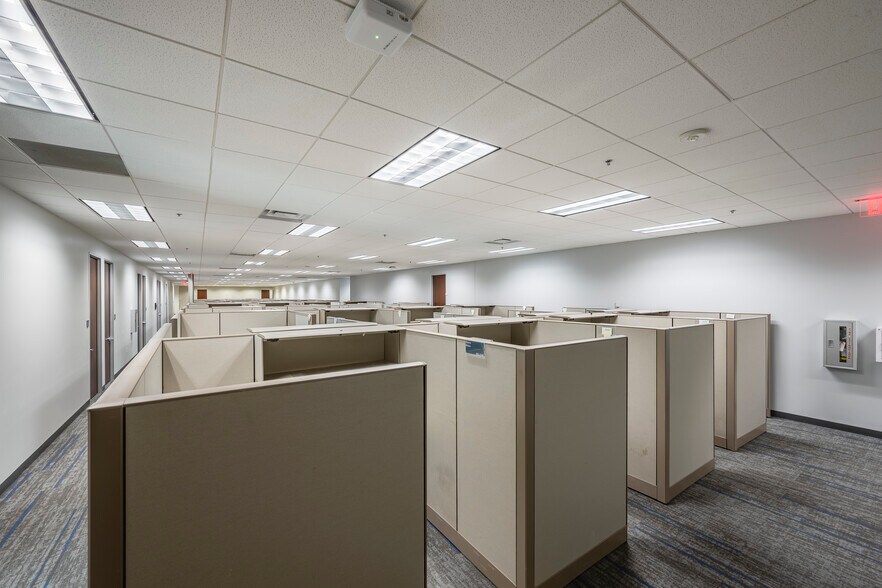 More Photos Of 13500 Heritage Pky, Fort Worth Office For Lease