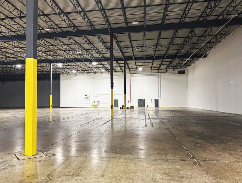 More Photos Of 555 Remington Blvd, Bolingbrook Distribution For Lease