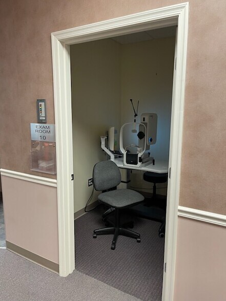 More Photos Of 142 Linden Dr, Winchester Medical For Sale