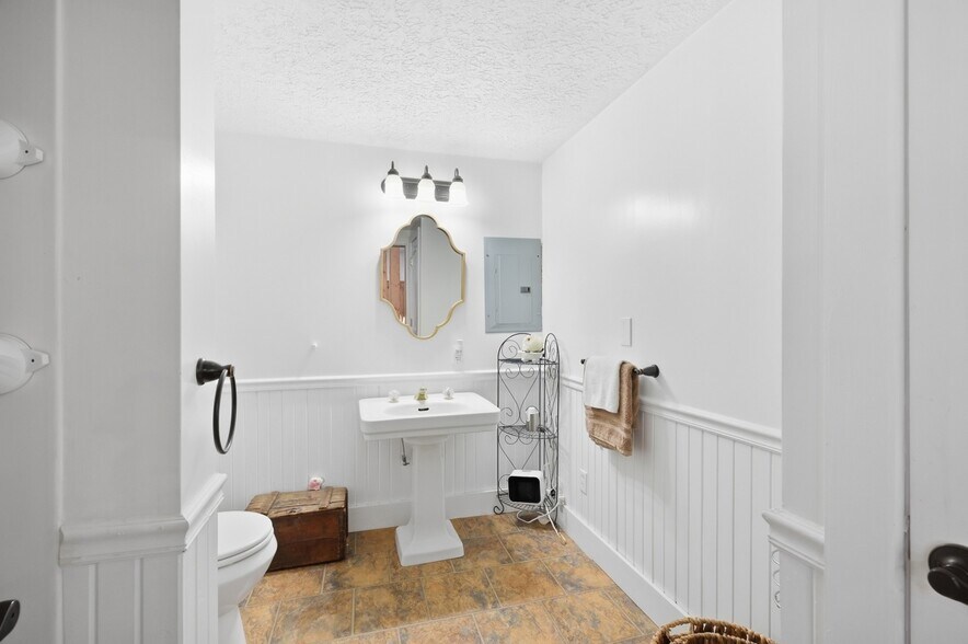 More Photos Of 4650 Highway 52, Loretto Apartments For Sale