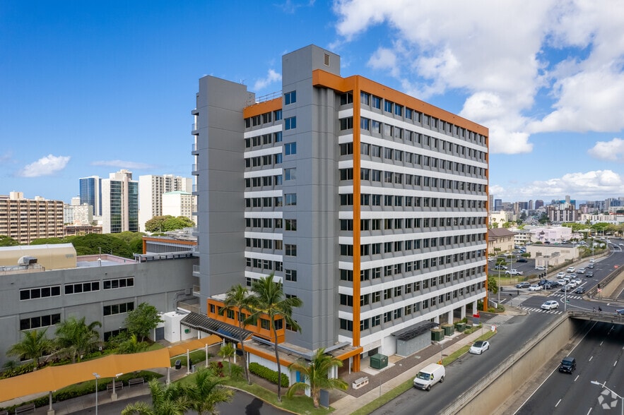 More Photos Of 1319 Punahou St, Honolulu Medical For Lease