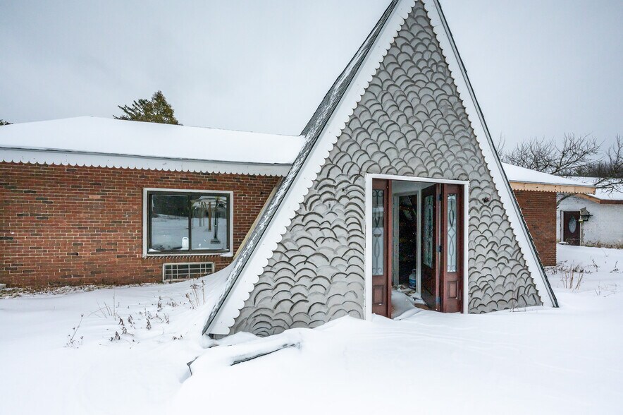 More Photos Of 4858 Route 32, Catskill Hotel For Lease