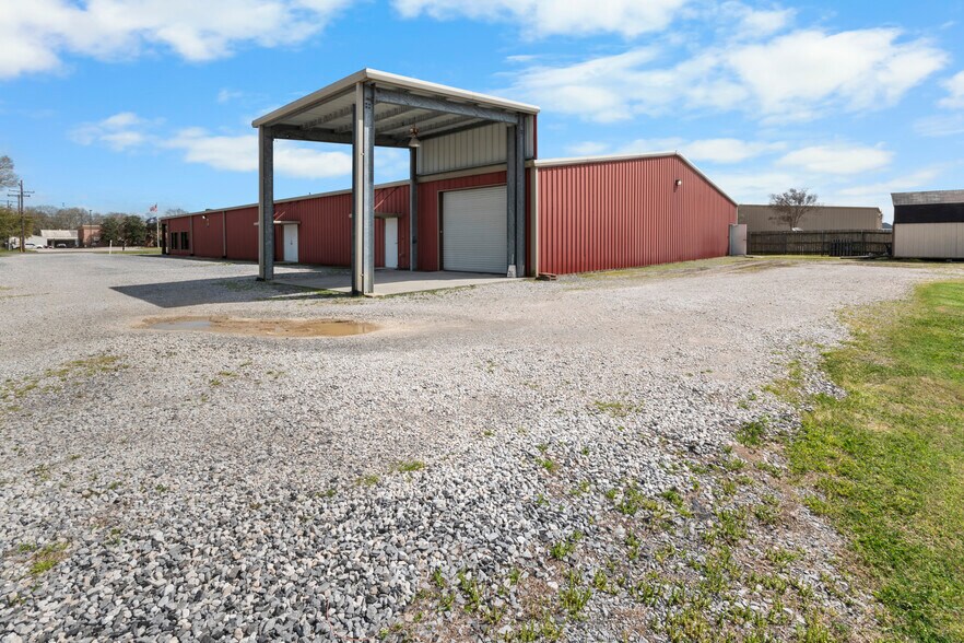 Primary Photo Of 312 Westgate Rd, Scott Warehouse For Sale