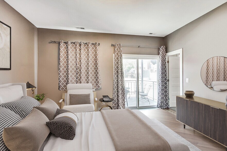 More Photos Of 2636 N Lincoln Ave, Chicago Apartments For Sale