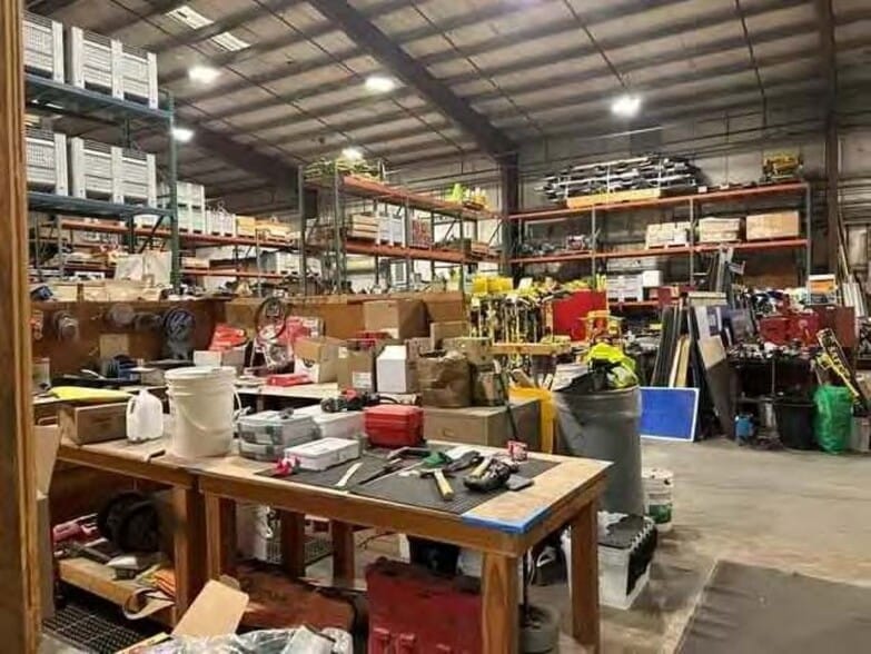 More Photos Of 14235 SE 98th Ct, Clackamas Warehouse For Sale