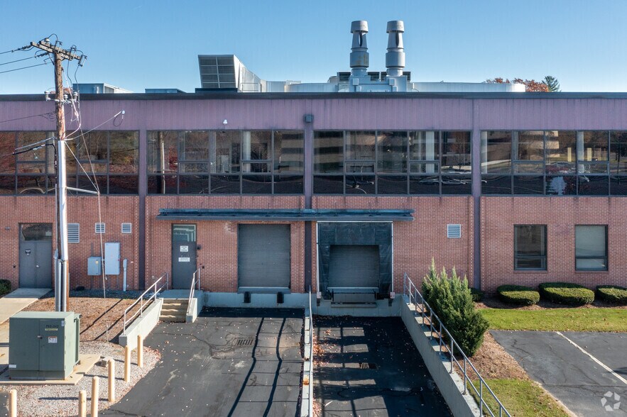 More Photos Of 4 Crosby Dr, Bedford Unknown For Lease