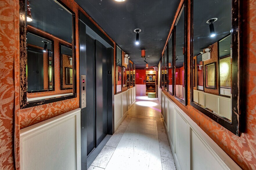 More Photos Of 305-311 W 57th St, New York Apartments For Lease