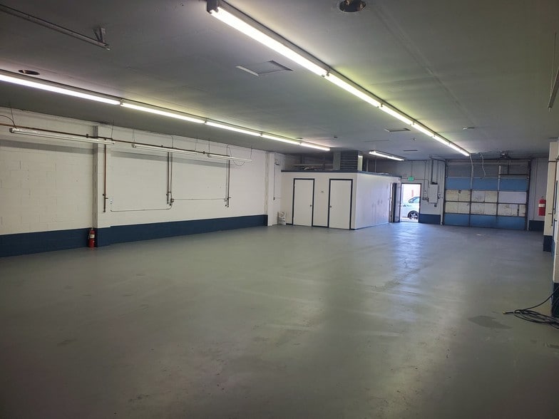 More Photos Of 387 E 55th Ave, Denver Warehouse For Lease