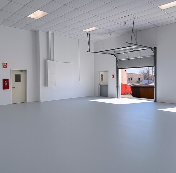 More Photos Of 22 6th Rd, Woburn Warehouse For Lease