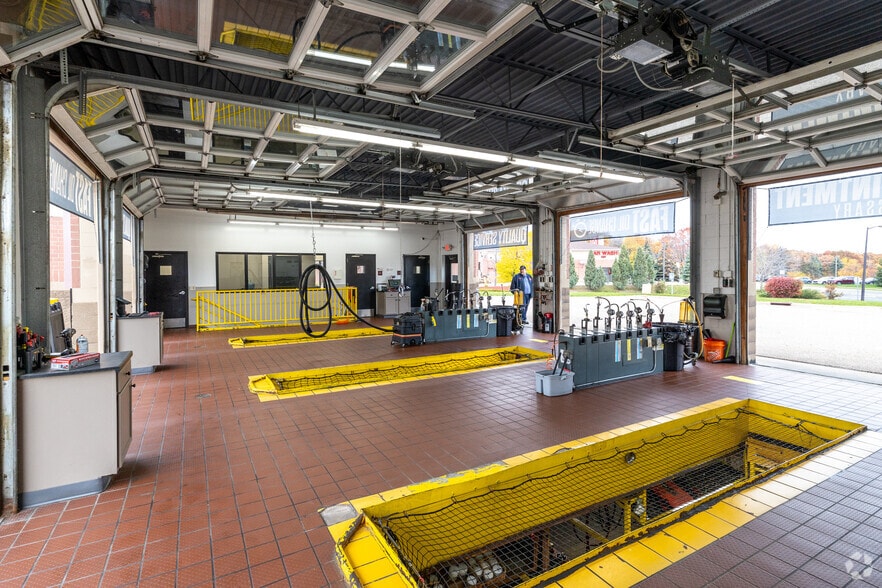 More Photos Of 7479 Egan Dr, Savage Auto Repair For Sale