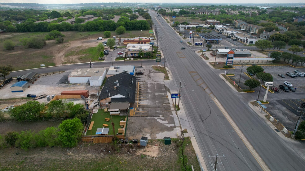 More Photos Of 7911 Culebra Rd, San Antonio Restaurant For Sale