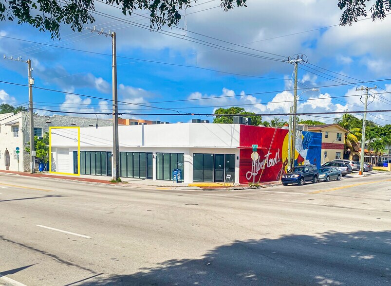 Primary Photo Of 300 SW 17th Ave, Miami Fast Food For Lease