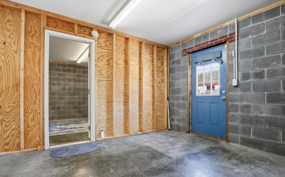 More Photos Of 528 W Main St, Wise Storefront For Sale